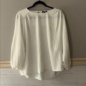 White long sleeve blouse